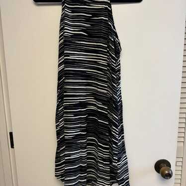 AVA shops SKY dress sz M. NWOT.