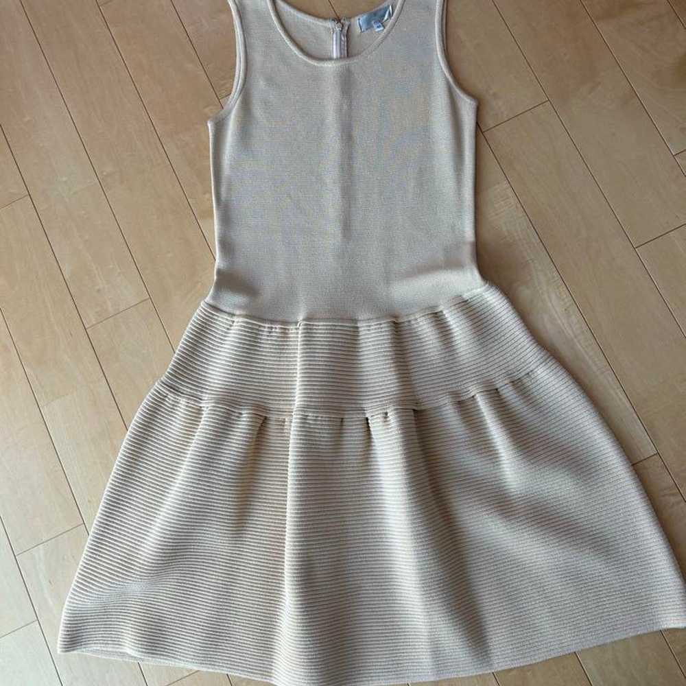 Beige knit one-piece dress, short sleeves, flare. - image 2