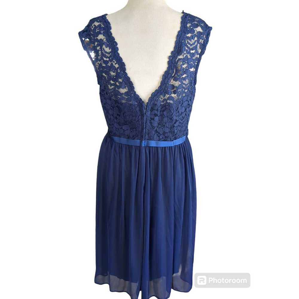 Size 18 David's Bridal navy blue lace chiffon ill… - image 3