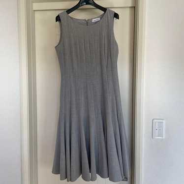 Calvin Klein Gray Sleeveless Knee-Length Dress