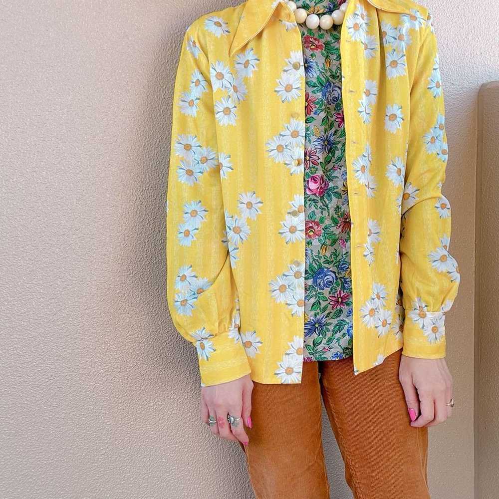 70s vintage flower-patterned shirt blouse with da… - image 3