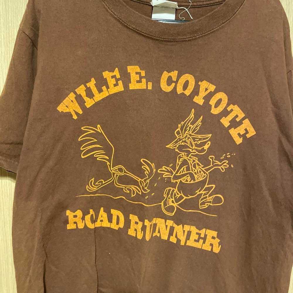 Vintage - Road Runner Wile E. Coyote Print T-shir… - image 2