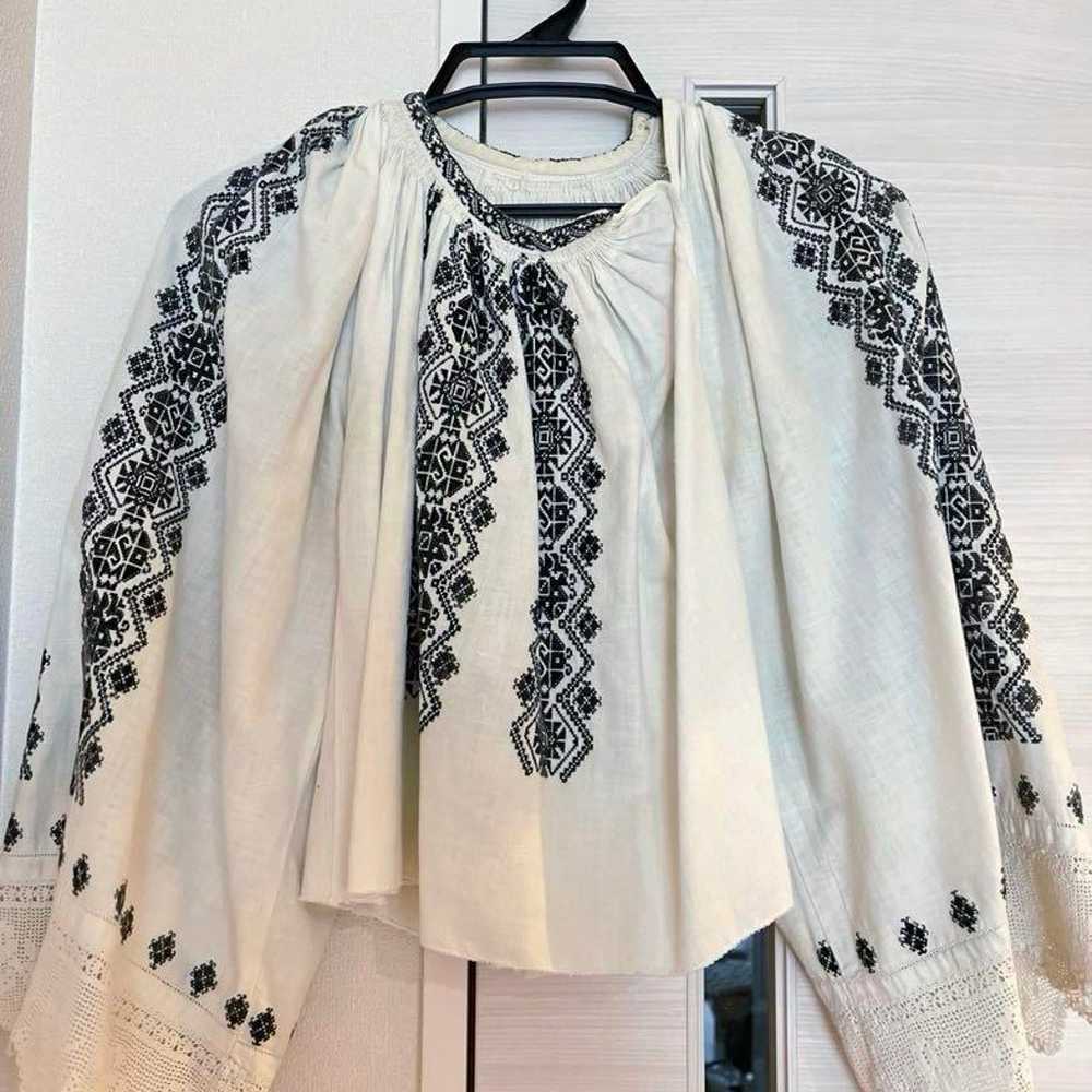 20s Romanian stitch blouse - image 4