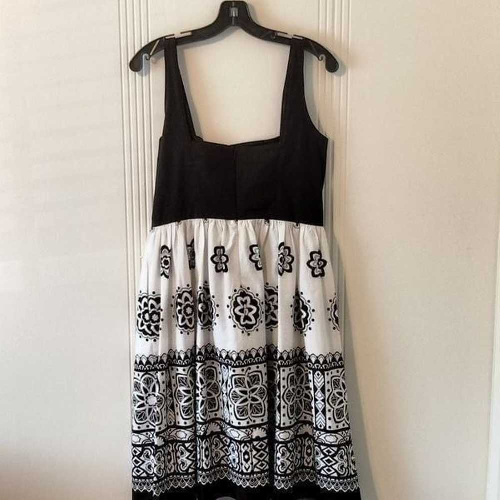 Maggy London Sleeveless Black & White Dress - image 4