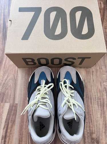 Adidas × Kanye West Yeezy Boost 700