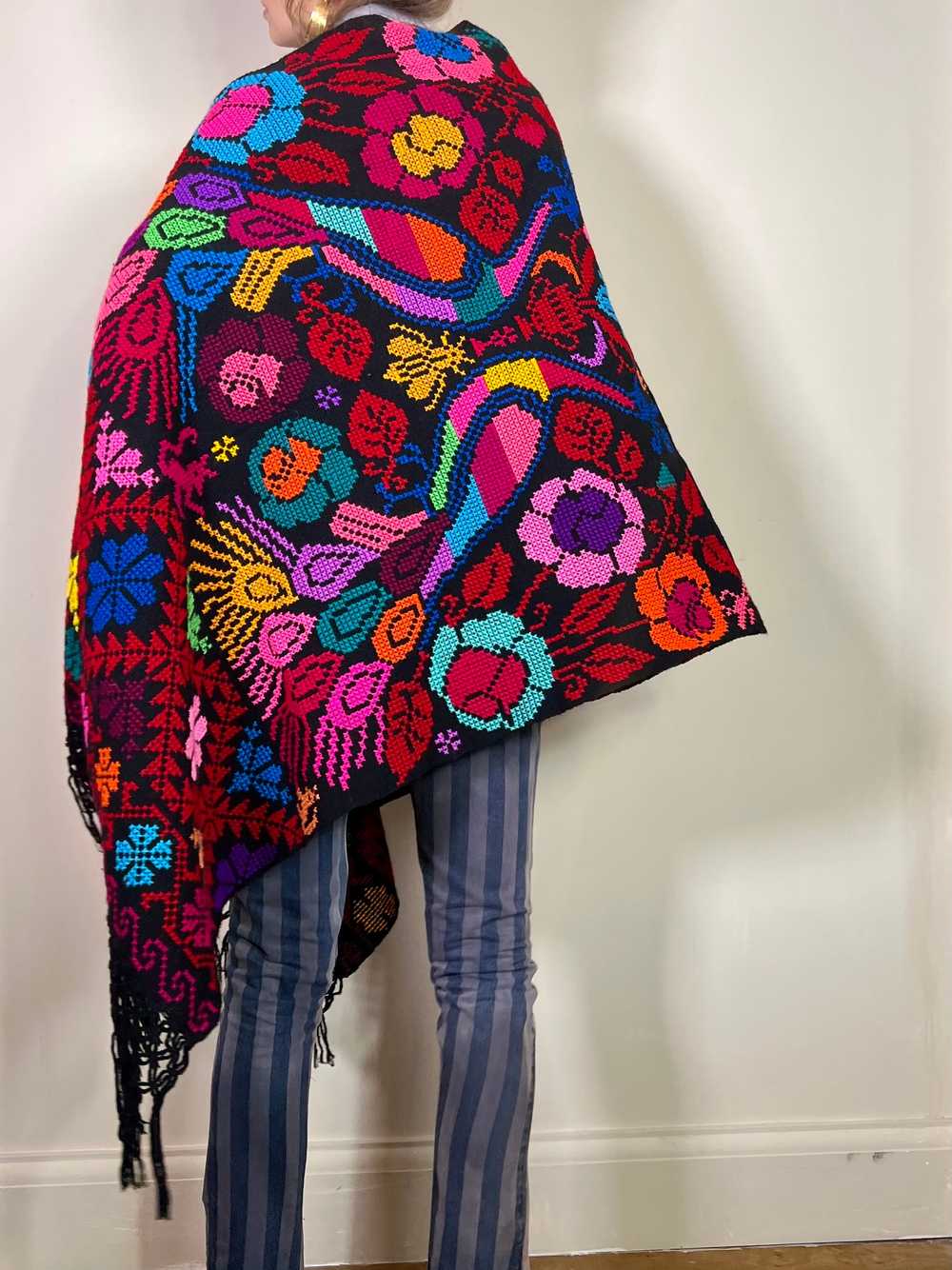 Pia, Mexican embroidered rebozo - image 7