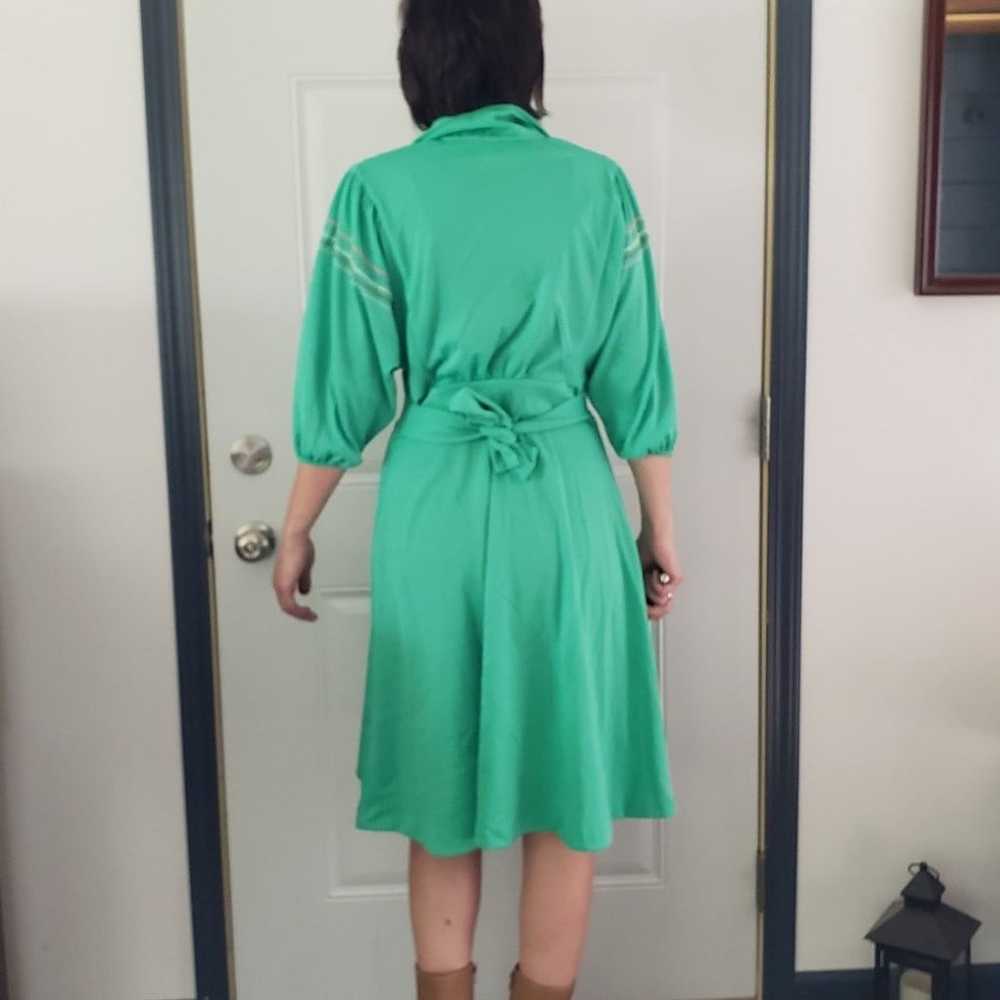 70s Bright Green Dagger Collar Button Down Dress - image 3