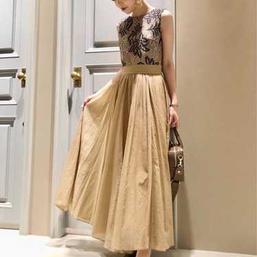 Two-tone floral lace dress. - image 1