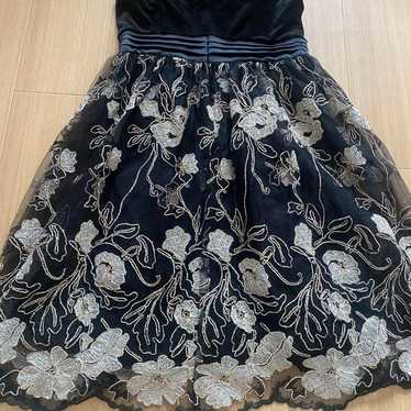 Black flower embroidery party dress. - image 1