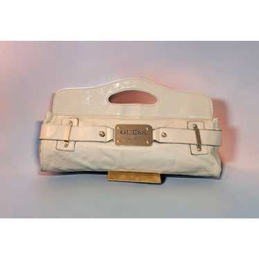 Guess Guess Glossy Cream-colored patent leather cl