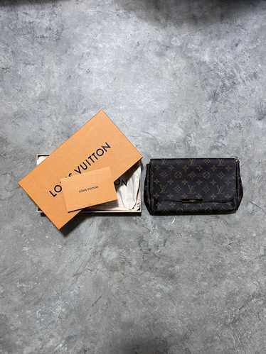 Louis Vuitton Louis Vuitton Favorite MM Clutch