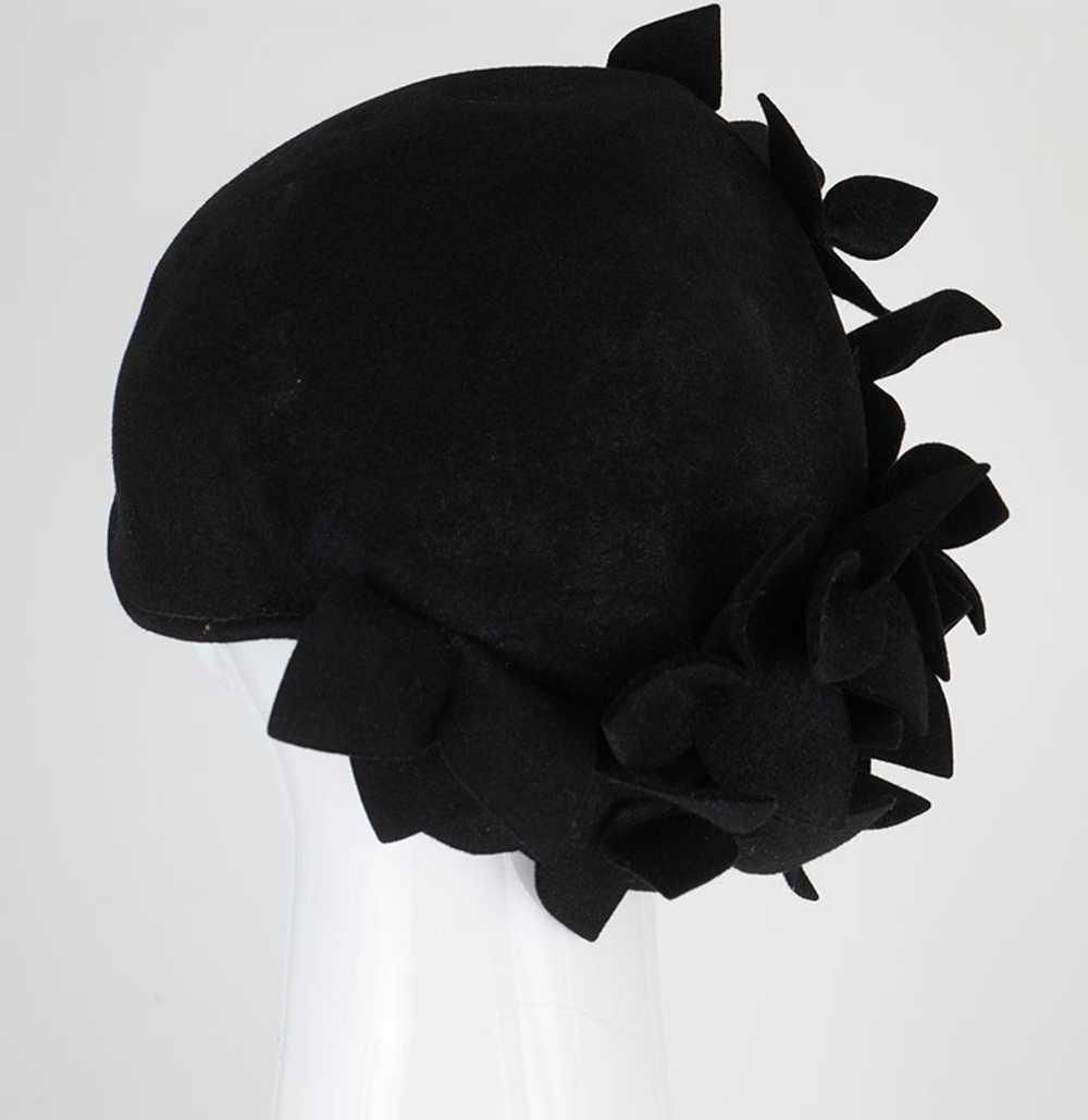 1940s Black Felt Fascinator Cloche - image 2