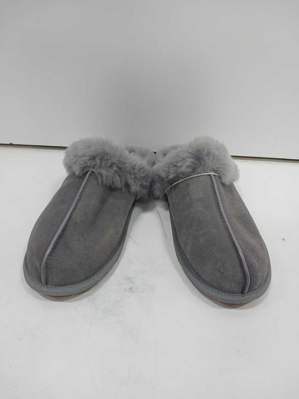 Women's Gray Ugg Size 8 Grey Slip Ons - image 1