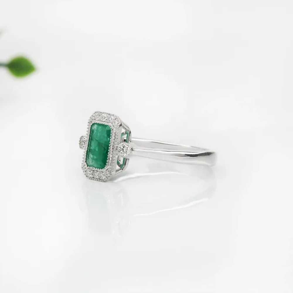 1ct Emerald Ring w Earth Mined Diamonds in Solid … - image 2