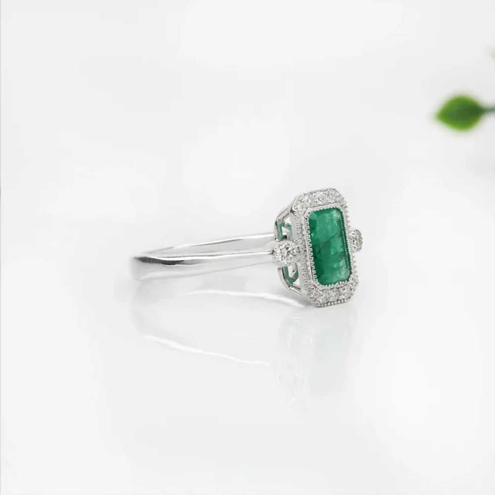 1ct Emerald Ring w Earth Mined Diamonds in Solid … - image 4