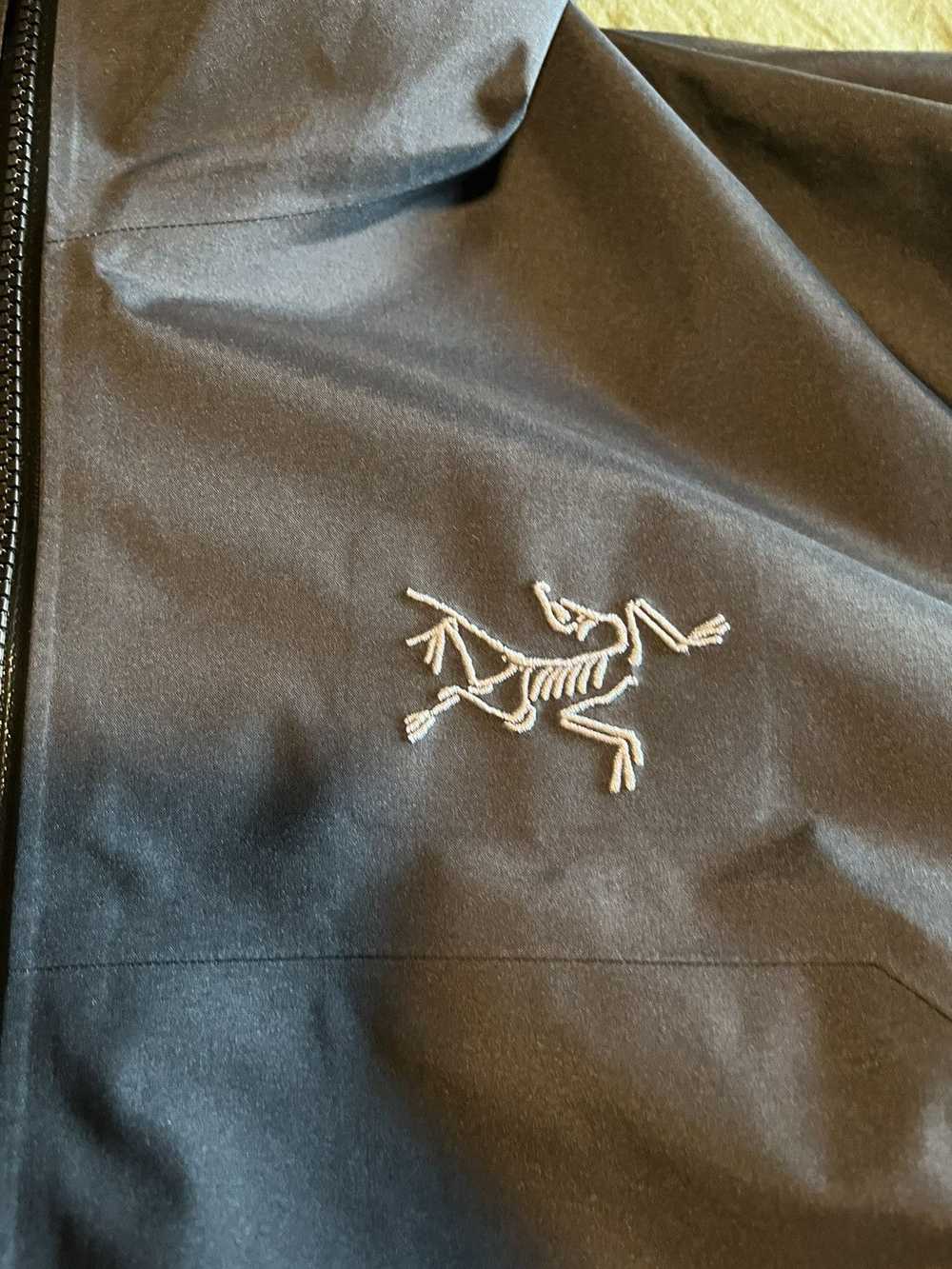 Arc'Teryx Beta Shell Jacket - image 2