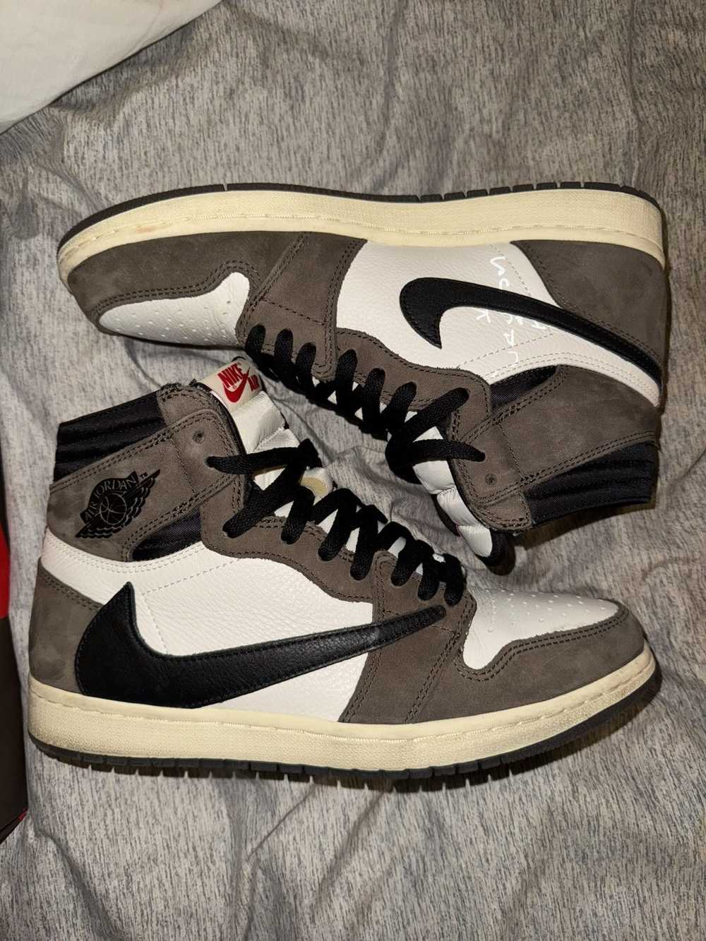 Jordan Brand × Travis Scott Jordan 1 Retro High O… - image 3