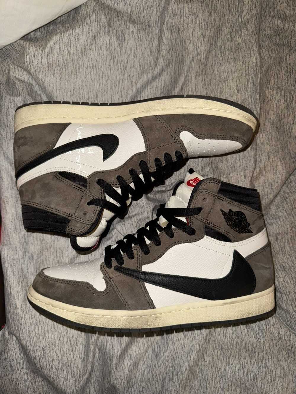 Jordan Brand × Travis Scott Jordan 1 Retro High O… - image 4