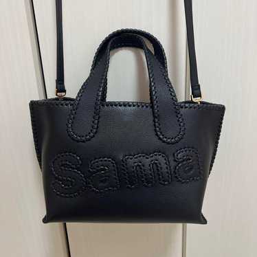 Samantha Thavasa Shoulder Bag.