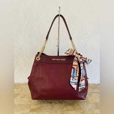 MICHAEL KORS Burgundy pebble leather shoulder bag