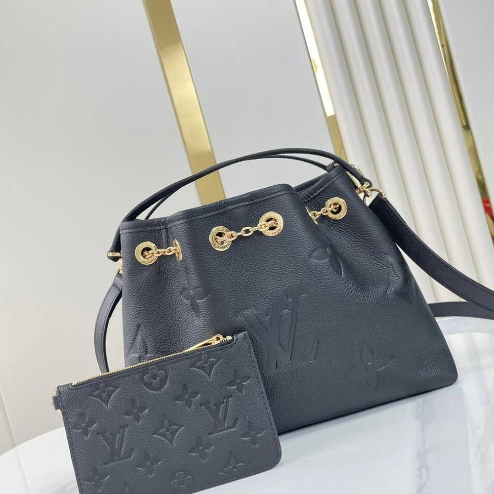 Louis Vuitton Crossbody Bags - image 8