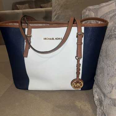 Michael Kors jet set tote bags - image 1