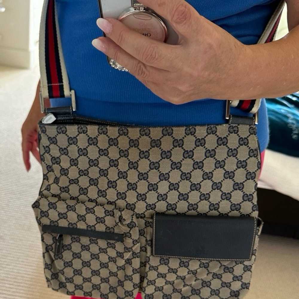 Gucci vintage  navy crossbody - image 4