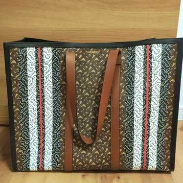 BURBERRY TB logo tote bag in excellent condition.