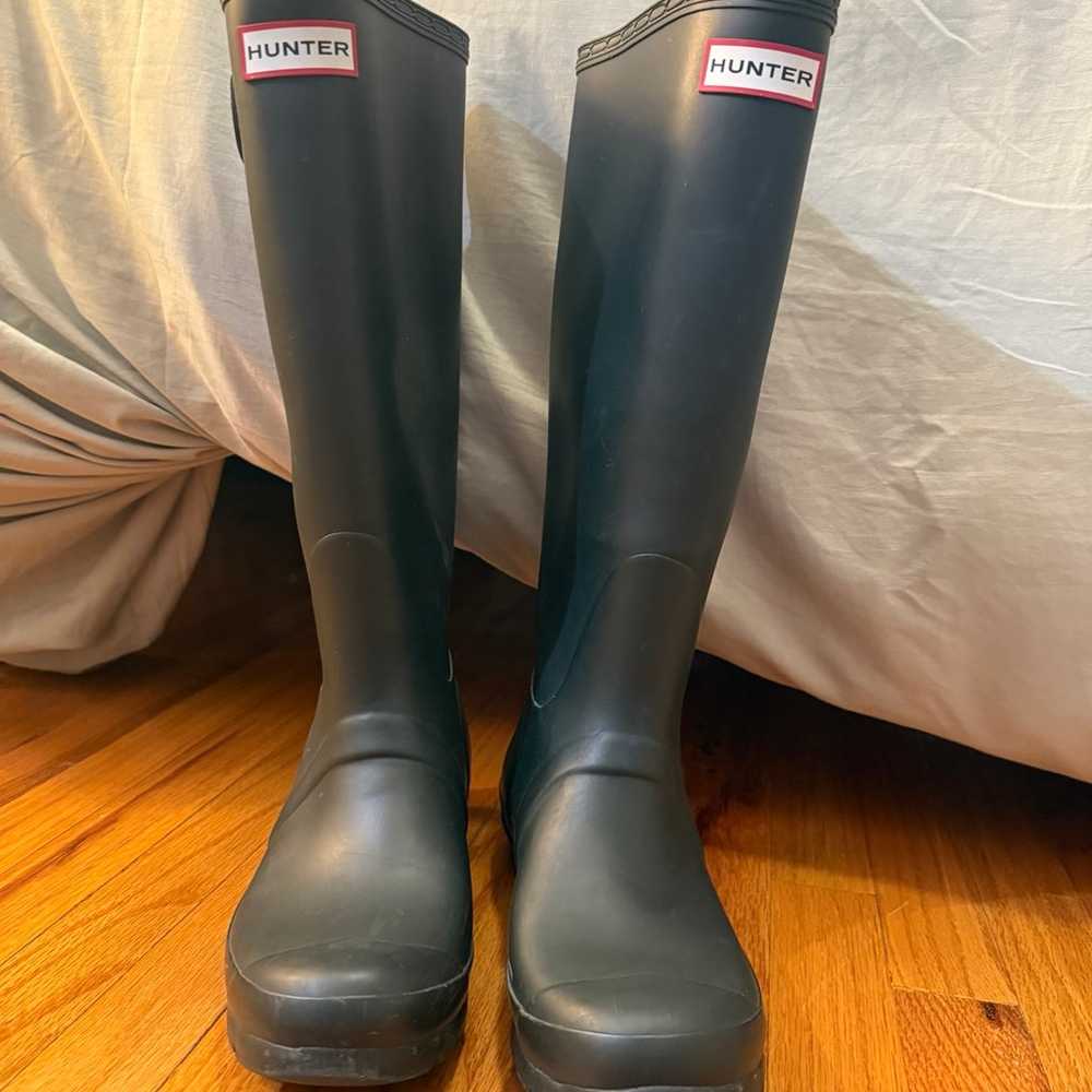 Hunter boots size 7 DARK OLIVE - image 3