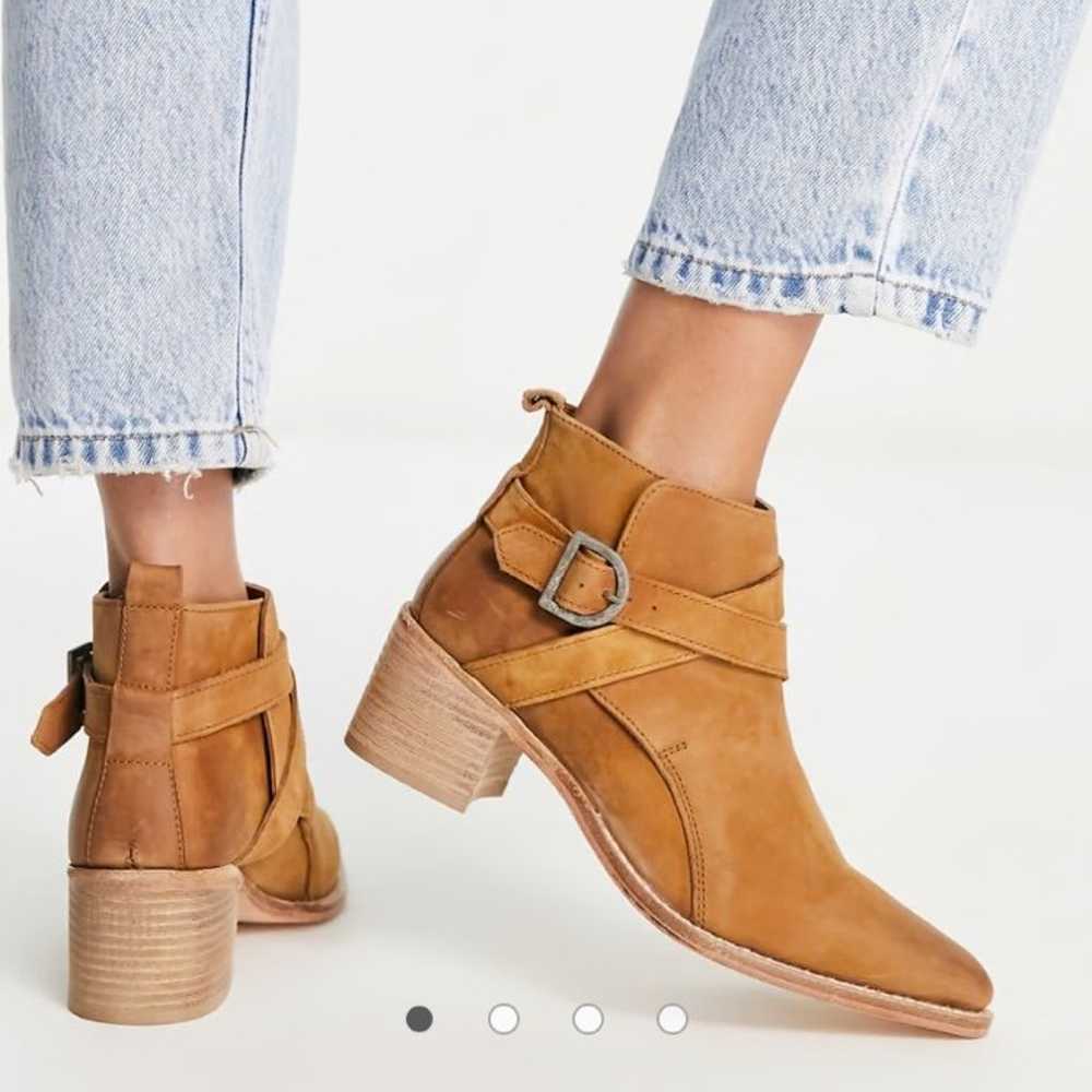 Free people back loop ankle boots - image 4