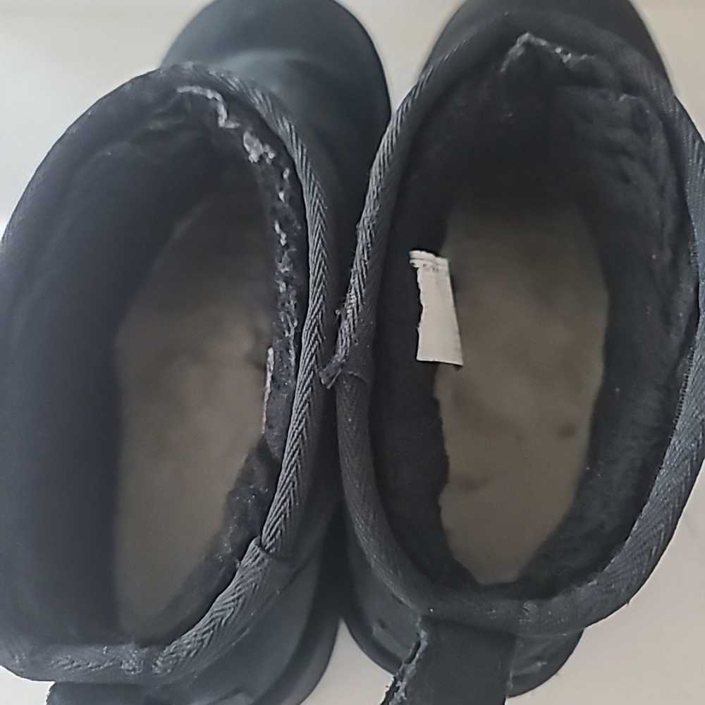 UGG classiic platform boot sz 8 - image 5