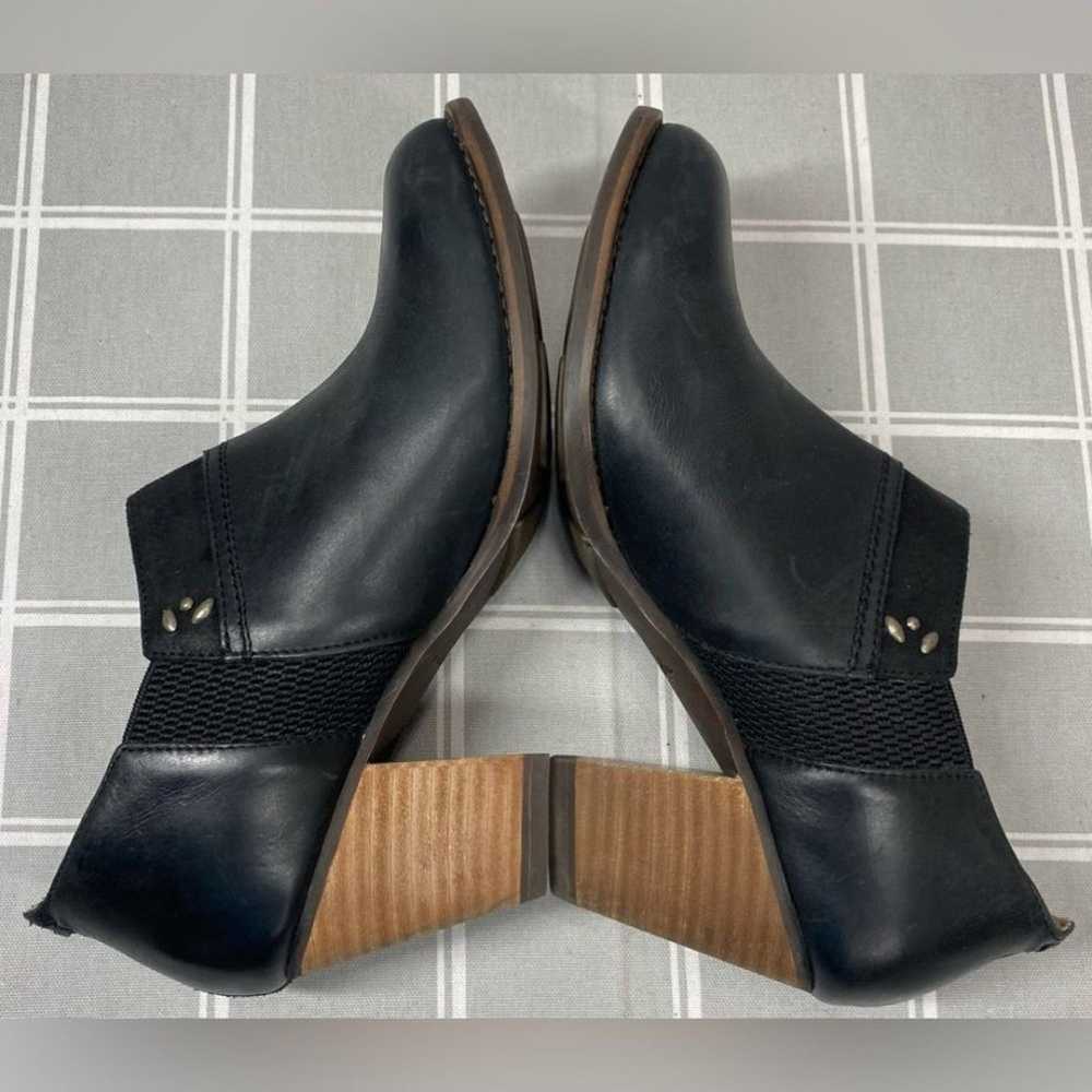 OluKai Womens HO'OU'I Black Leather Booties Slip … - image 6