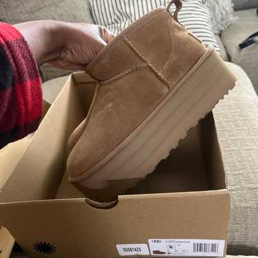 UGG classic ultra mini platform size 6 - image 1