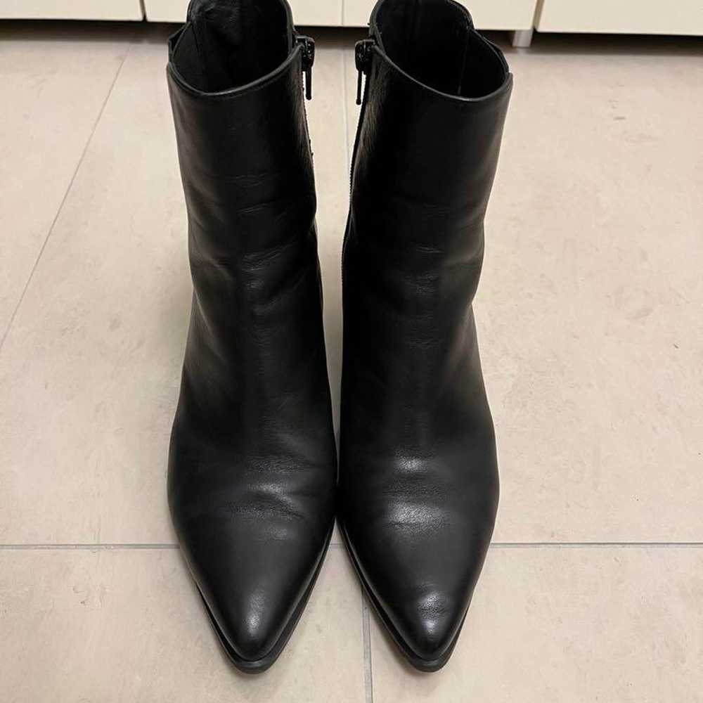 ＊Superb Condition＊ Stuart Weitzman (Size 38) - image 2