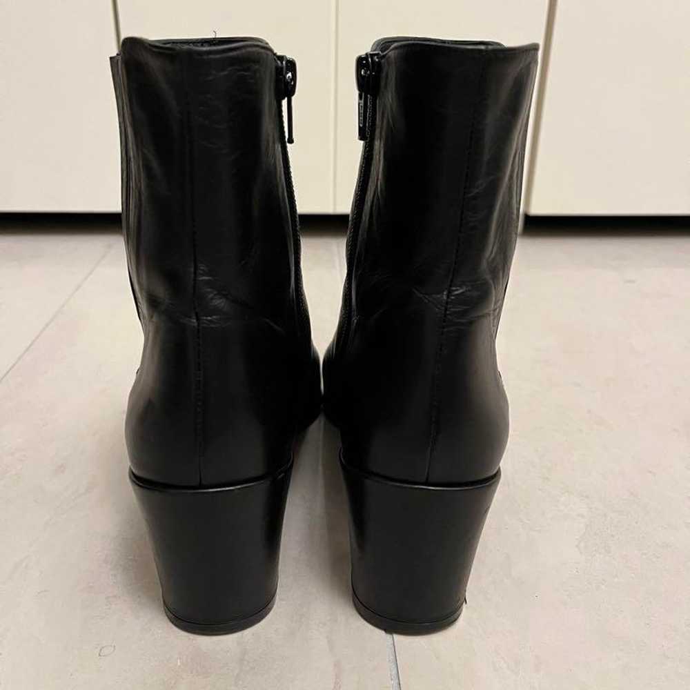 ＊Superb Condition＊ Stuart Weitzman (Size 38) - image 4