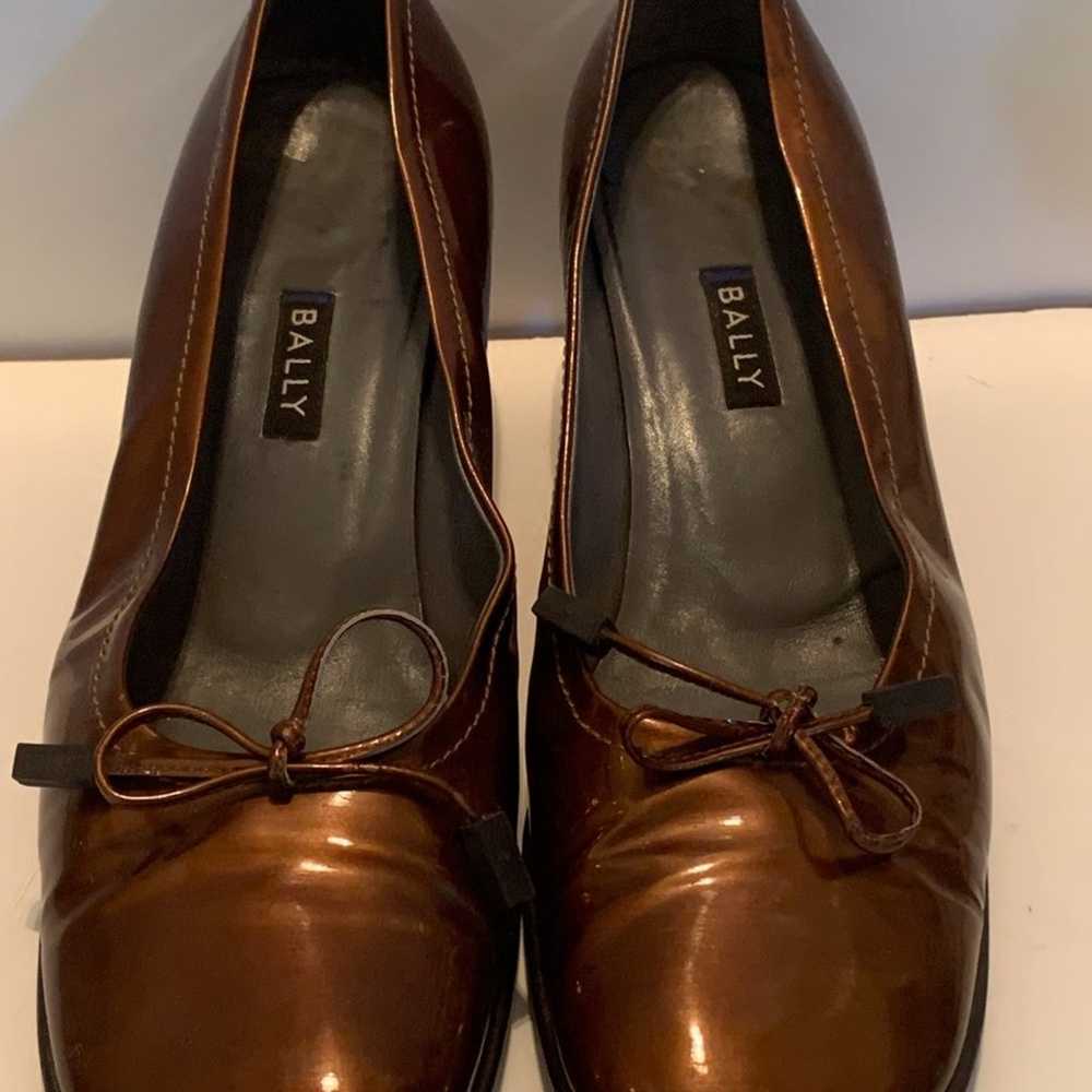 BALLY VINTAGE Brown PATENT TAK Kitten HEEL 8.5M - image 2