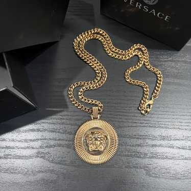 Jewelry × Luxury × Versace Versace Gold Medusa Bi… - image 1