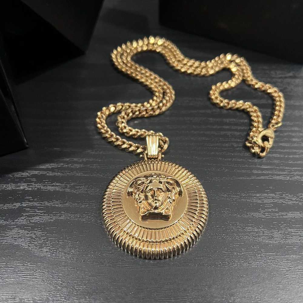 Jewelry × Luxury × Versace Versace Gold Medusa Bi… - image 3