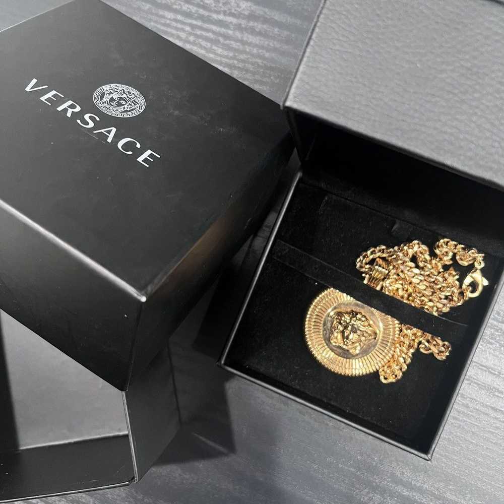 Jewelry × Luxury × Versace Versace Gold Medusa Bi… - image 8