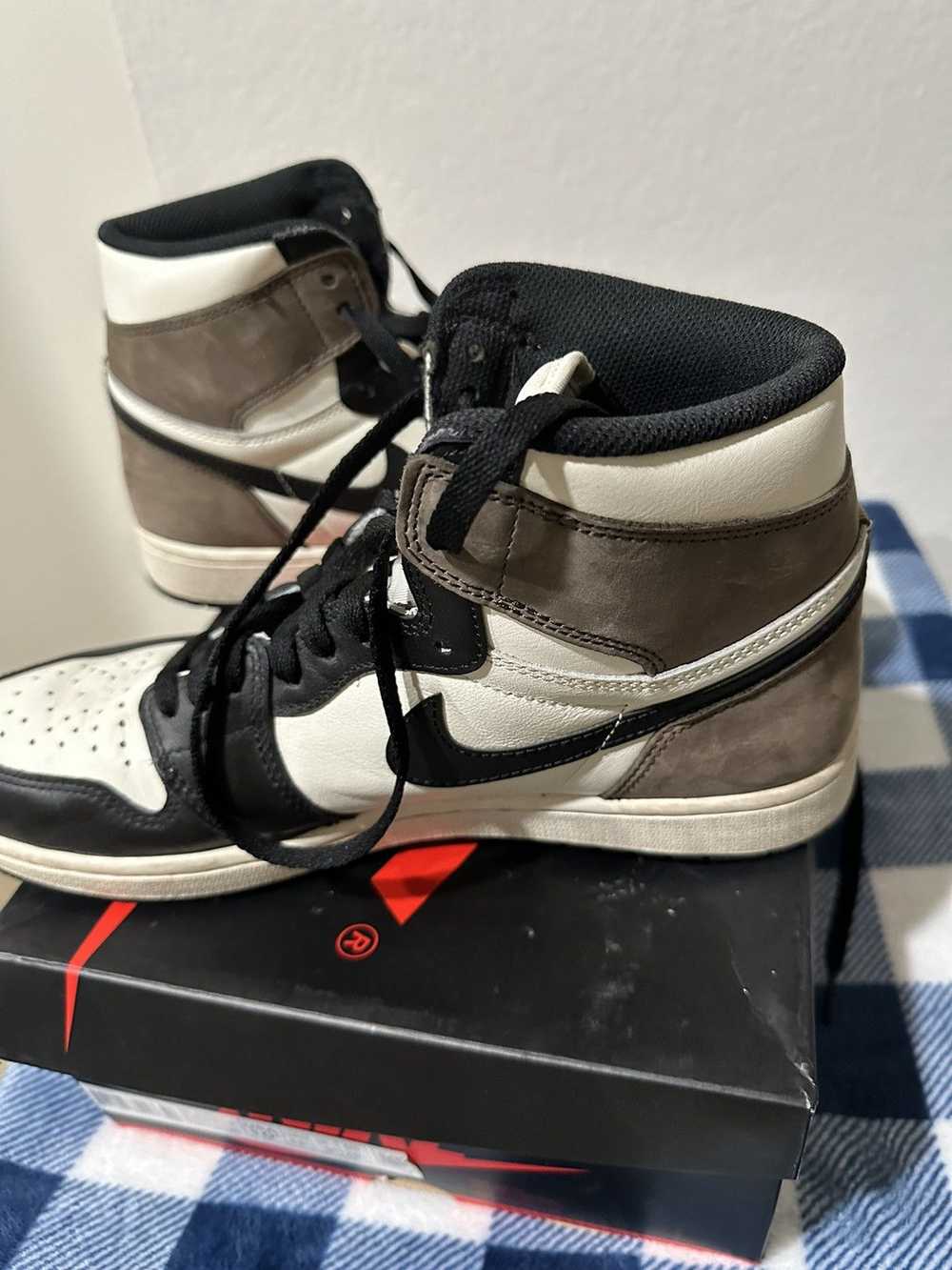 Jordan Brand × Nike Jordan 1 Mocha - image 5