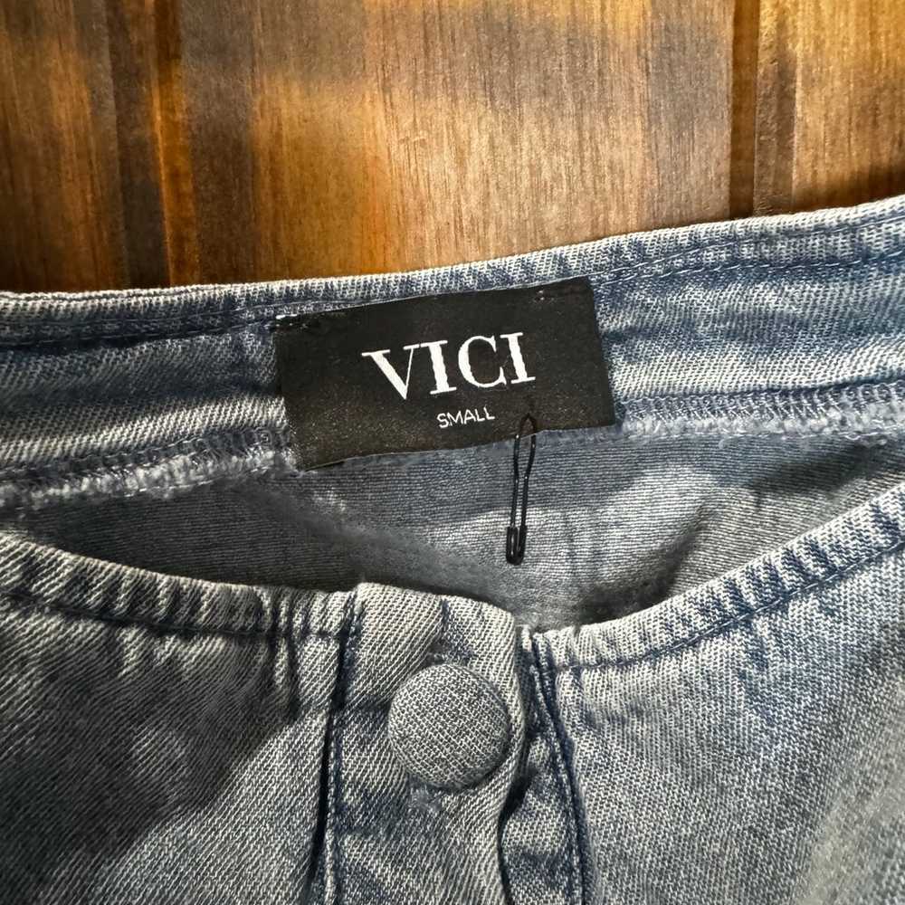 Vici Denim crop - image 3