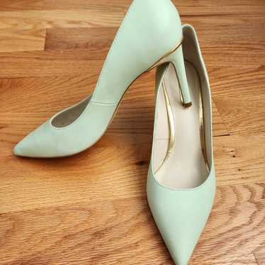 Beautiful high heels. Size 7.5. Heels 3in