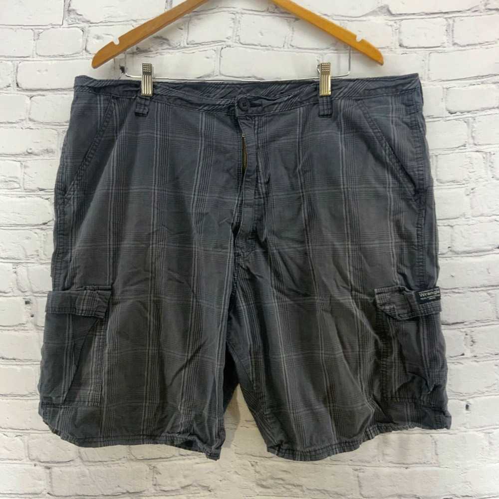 Wrangler Dark Gray Plaid Print Cargo Shorts for M… - image 1