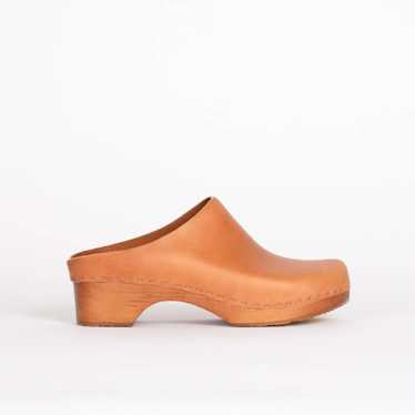 Bryr Lila Worker Clog in Toffee