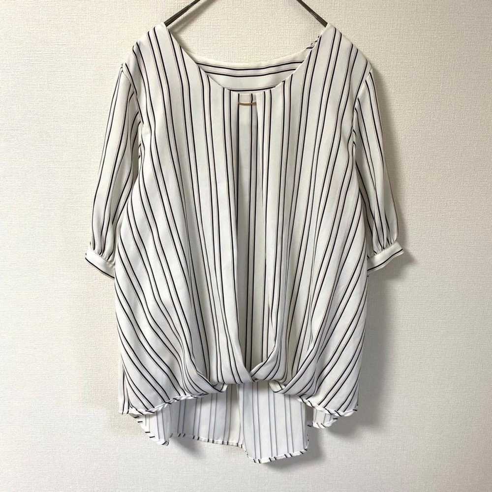 Cute chest with striped pattern ♡ INGNI top for w… - image 1