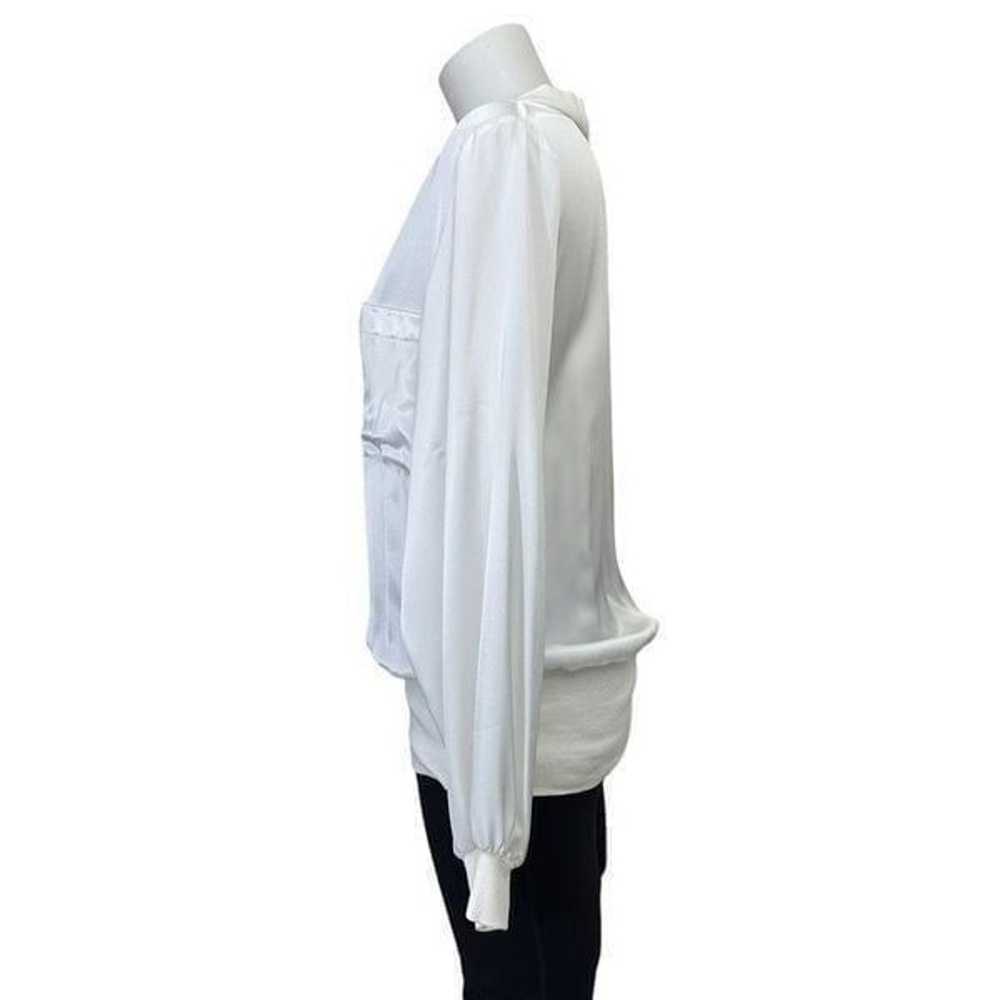 OLEG CASSINI Vintage White Satin V neck Ribbed Tr… - image 4