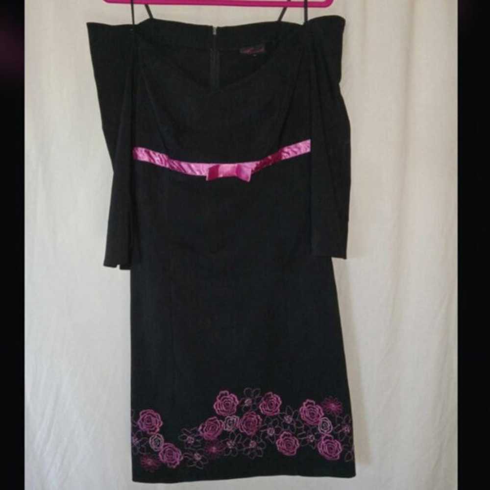 Torrid Black Pink Ribbon Embroidered Knee Length … - image 1