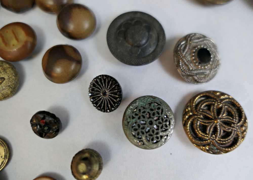 Vintage & Antique Buttons Lot Metal, Celluloid, p… - image 10