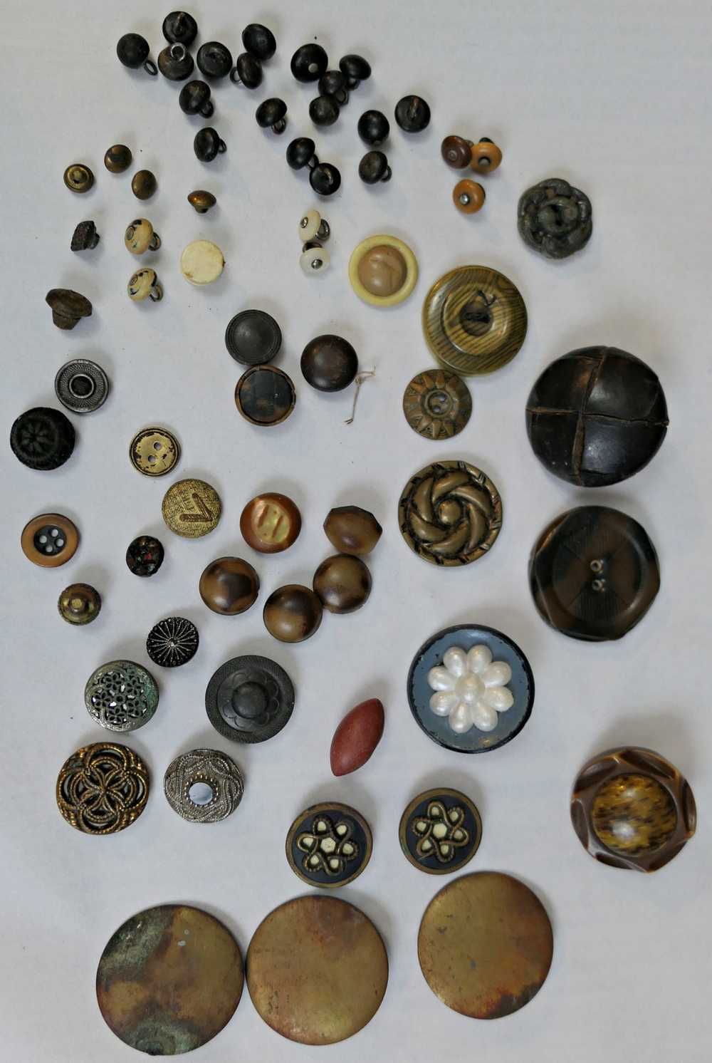 Vintage & Antique Buttons Lot Metal, Celluloid, p… - image 9