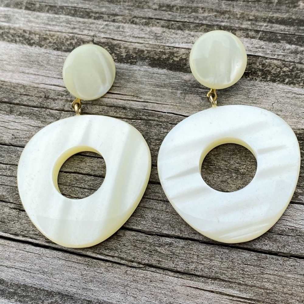 Vintage 80’s geometric drop earrings cream ivory … - image 3